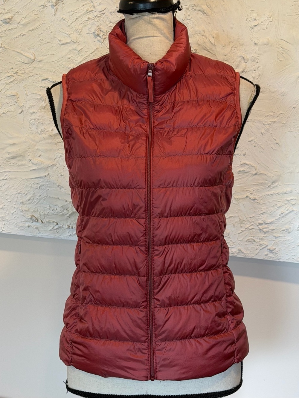 Uniqlo Vest Womens Lightweight Down Puffer Quilted Full Zip Rust Orange Sz S